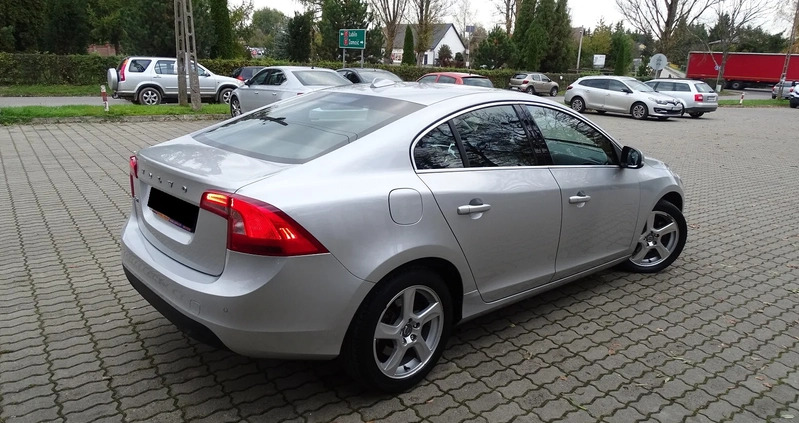 Volvo S60 cena 36900 przebieg: 190000, rok produkcji 2011 z Międzylesie małe 254